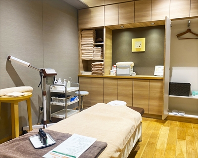 千葉県館山市 会員制リゾート内エステサロンの施術ルーム

